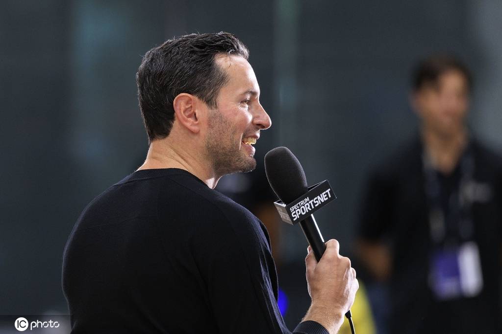 正网皇冠信用网_湖人将帅回应詹姆斯广告事件 雷迪克:你们都是傻子正网皇冠信用网？