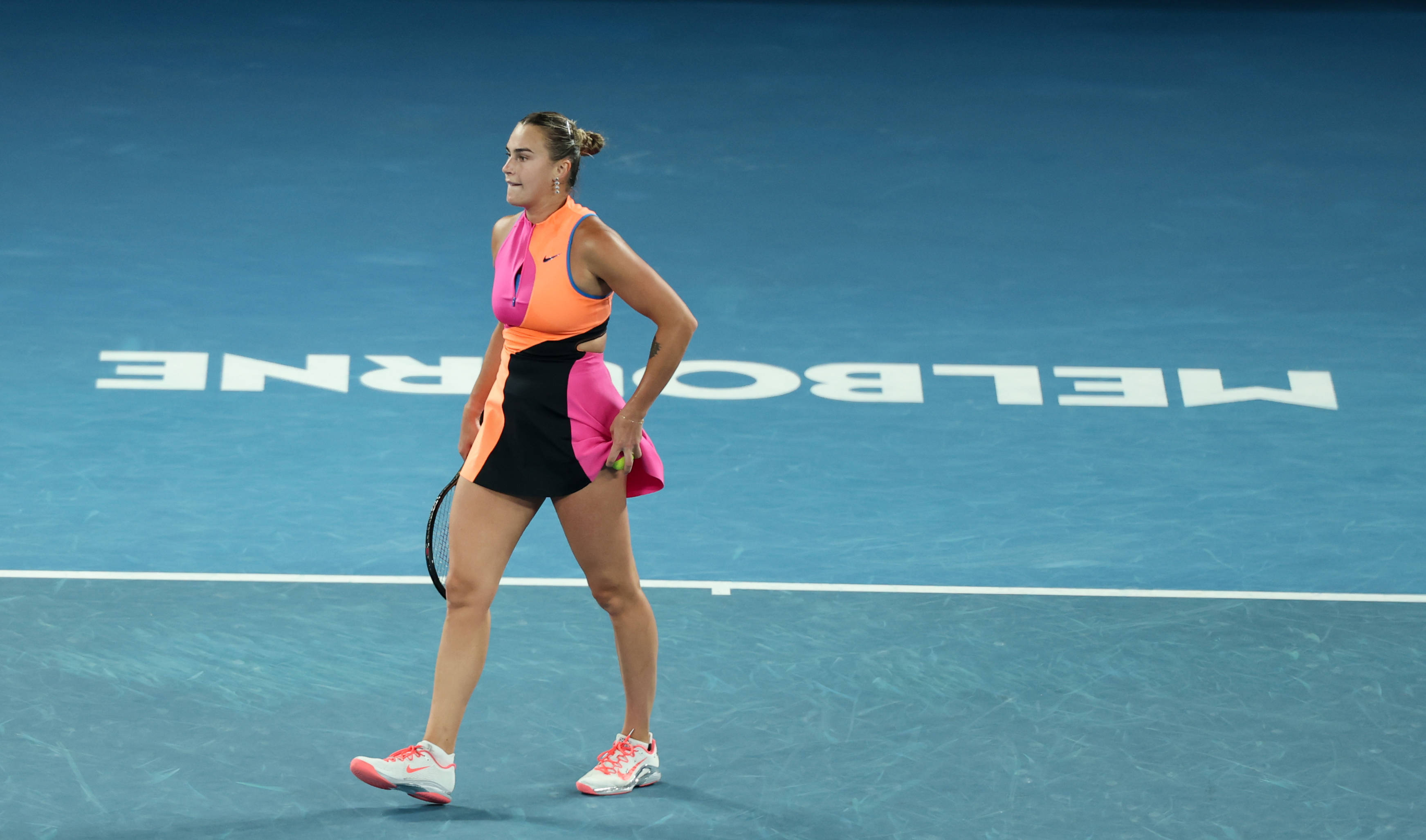 皇冠信用网出租足球_（体育）网球——澳网女单决赛：莱巴金娜对阵萨巴伦卡