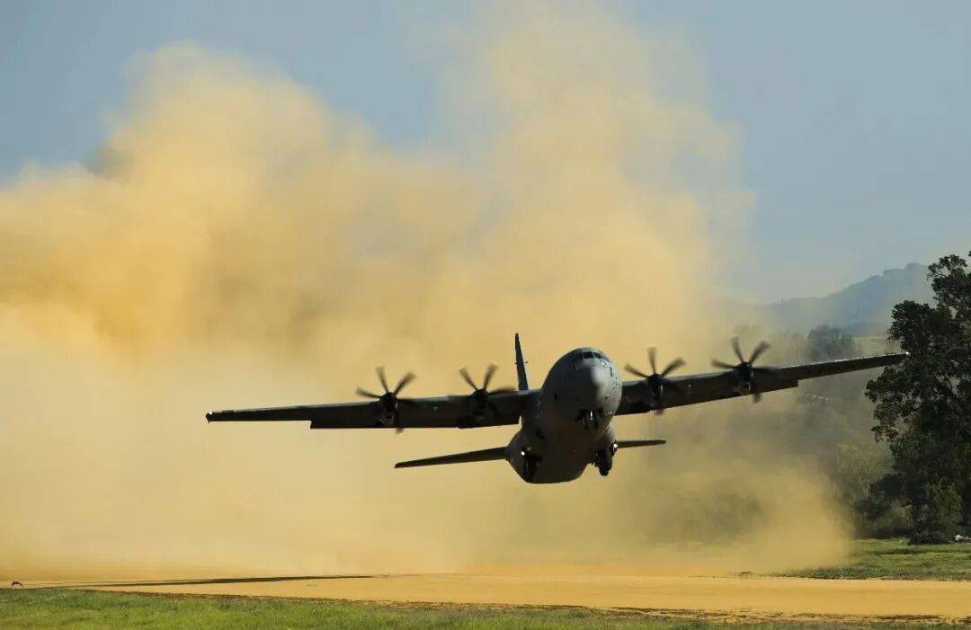 皇冠信用网账号注册_美军营救飞行员更多细节披露:在伊境内秘密修跑道皇冠信用网账号注册,特朗普放弃高尔夫看营救